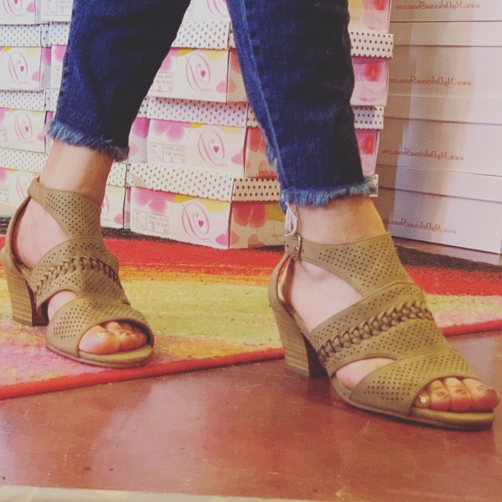 NEW! City Classified Taupe Bootie Wedge Sandals - Picture 7 of 8